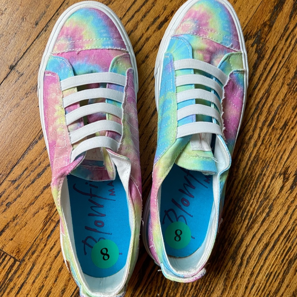 Multi color sneakers , barely worn